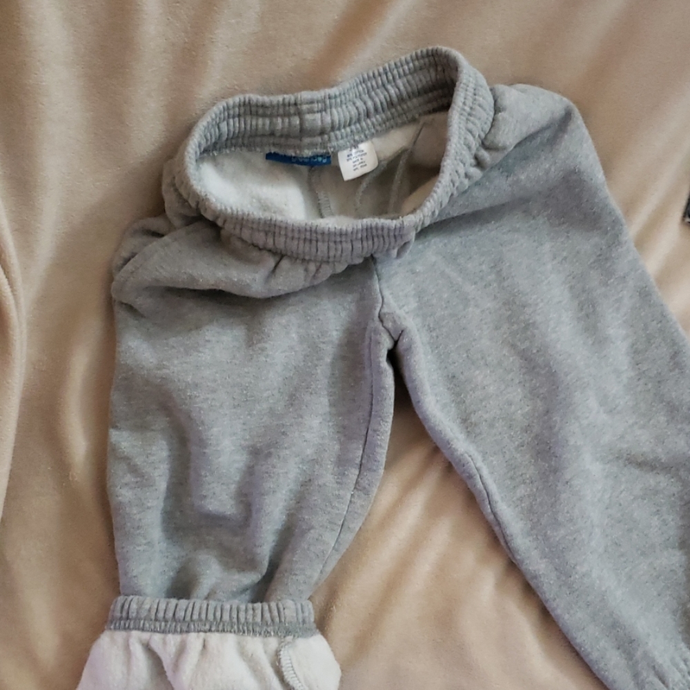 Va Tech sweats and 2 more - Picture 2 of 8